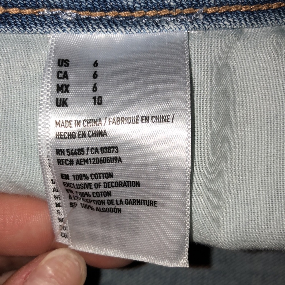 American Eagle Outfitters Jean Shorts. 6 - Picture 7 of 8